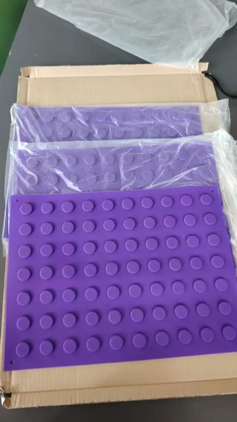 Description Picture 3 of itemBlue Medicals Instruments Pad / Magnetics Surgicals Instruments Mats.Instruments Mats,Sharps Safe Managements /30*40cm