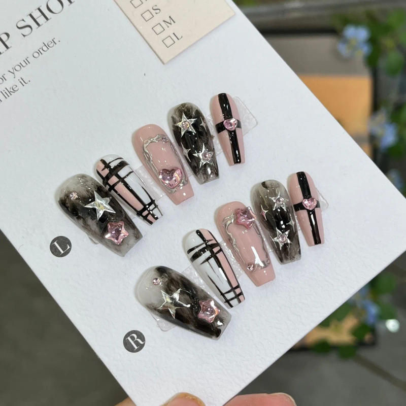 Description Picture 2 of item10pcs Handmade Y2k black Press On Nails Pink Heart Design Reusable Fake Nails Artificial Manicure Wearable False Nails For Girls