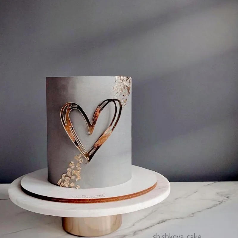 Description Picture 5 of itemLove Wedding Cake Topper Gold Red Love Heart Acrylic Topper for Wedding Anniversary Party Supplies Cake Decorations 8cm Width