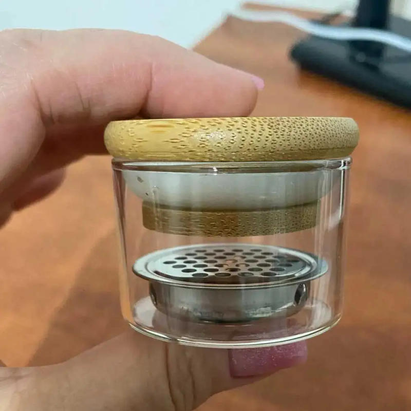 Description Picture 3 of itemNail Brushes Washing Cup Crystal Glass Nail Acrylic Brush Cleaner Dappen Dish with Lid Stainless Steel Mesh Filter Cup Nail Tool