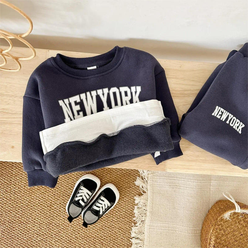 Description Picture 6 of item2Pcs Baby Clothing Set Boys Girls NewYork Print Sports Top Pants Suit Sweatshirt Winter Toddler Outfit Thick Newborn Clothes