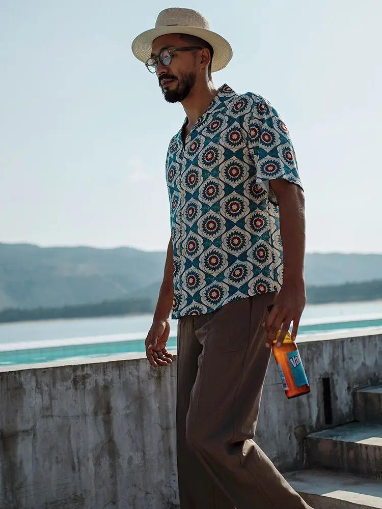 Description Picture 3 of itemInternet celebrity handsome shirt men's short-sleeved Hawaiian Cuban collar casual Korean style teenagers beach vacation shirt