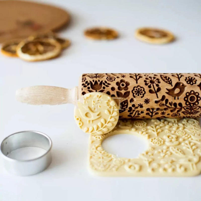 Description Picture 4 of itemFlower Print Christmas Rolling Pin Bird Print Pattern Rolling Pin Wooden Thanksgiving Pastry Tools Deep Engraving Cookies Tool