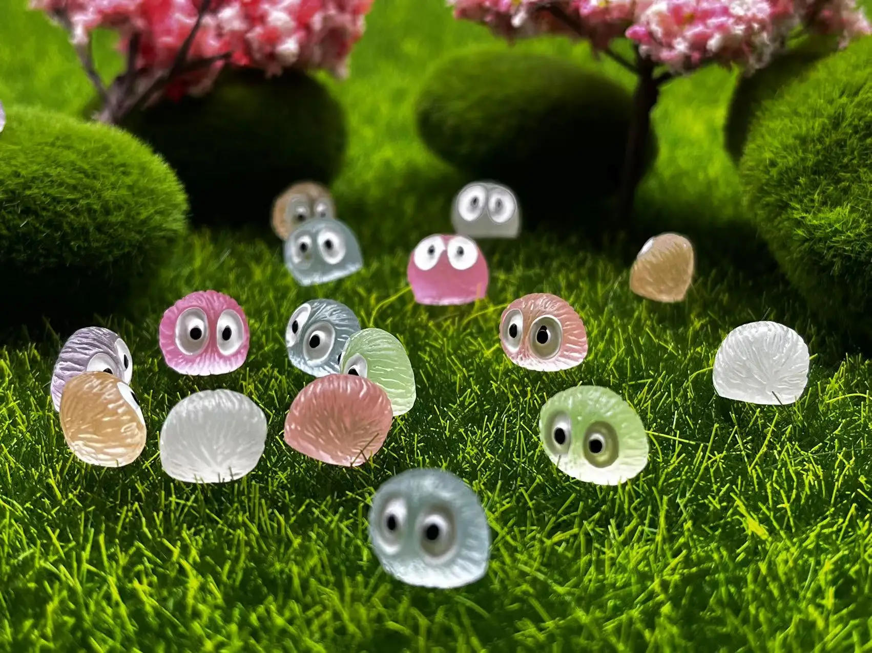 Description Picture 3 of item200PCS Luminous Coal Elfs Black Ball Sprite Miniature Eye Monster Fairy Garden Decoration Figurine Kawaii Home Decor Accessories
