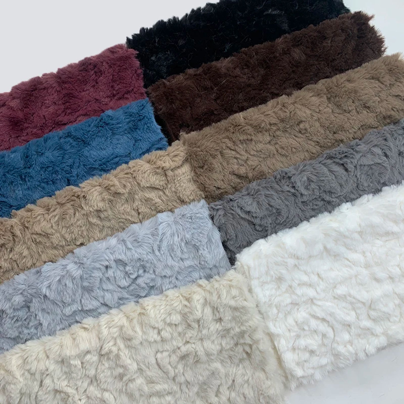 Description Picture 2 of itemSewbato 1cm 100% Polyester Faux Fur Fabric 160x50cm Antibacterial Minky Fabric Handmade Doll/autumn/winter Clothing Plus Fabric