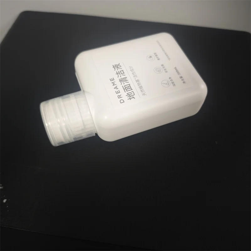 Description Picture 3 of itemOriginal Cleaning solution 200ml For Dreame X50 Ultra /X30 Ultra/X40 Ultra/L10s Pro Ultra Complete Cleaning Fluid Accessories