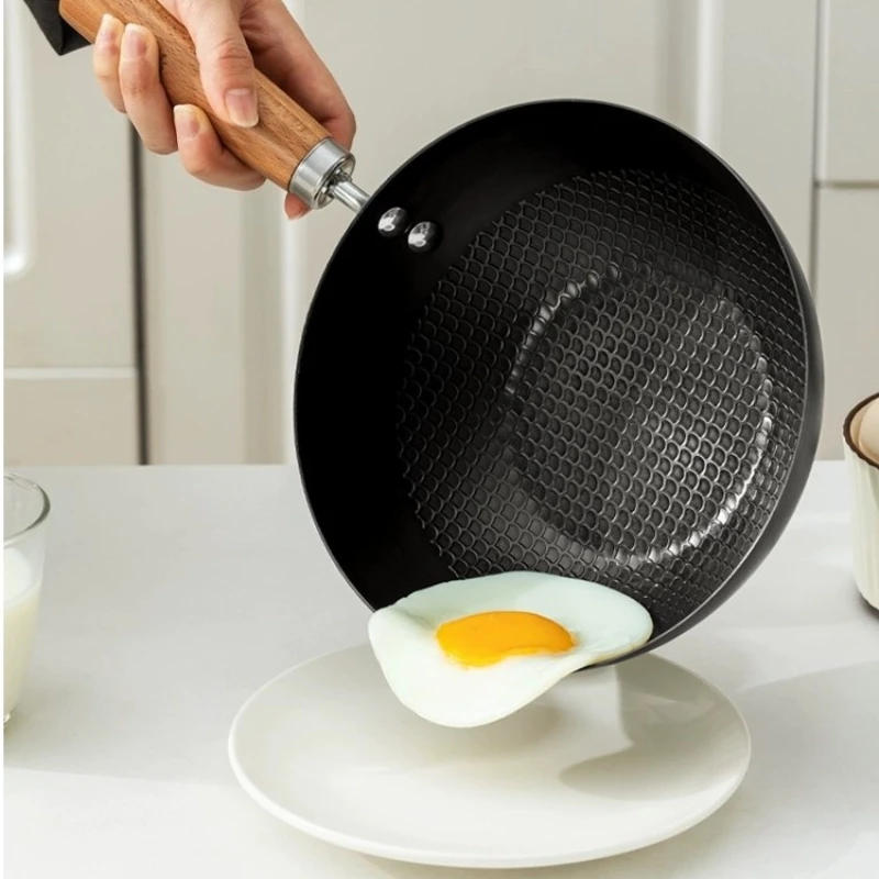 Description Picture 2 of itemNon-stick iron pan frying pan with lid uncoated gas stove induction cooker universal stew pot cookware handmade steak wok pan