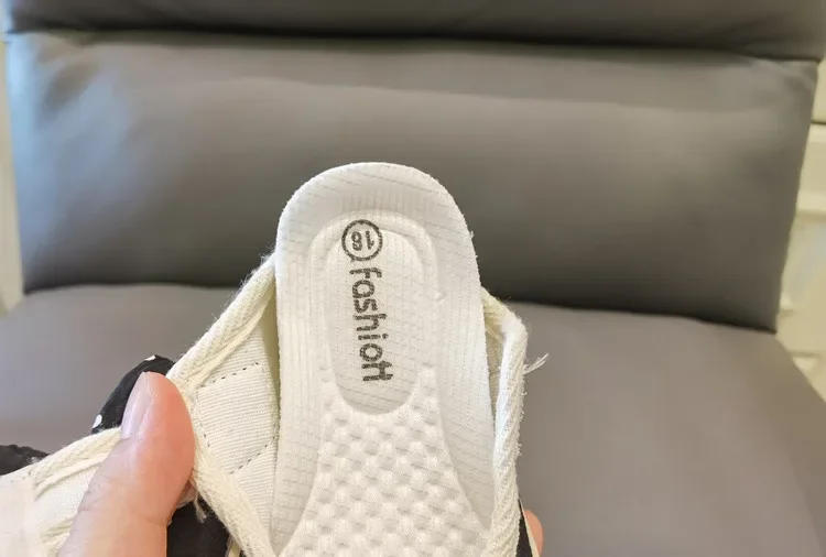 Description Picture 3 of itemGirls Fashion Shoes Canvas Sneaker Kids Polka Dot Bow Princess Flats Breathable Baby Shoes Student Soft Sole Casual Spring Shoes