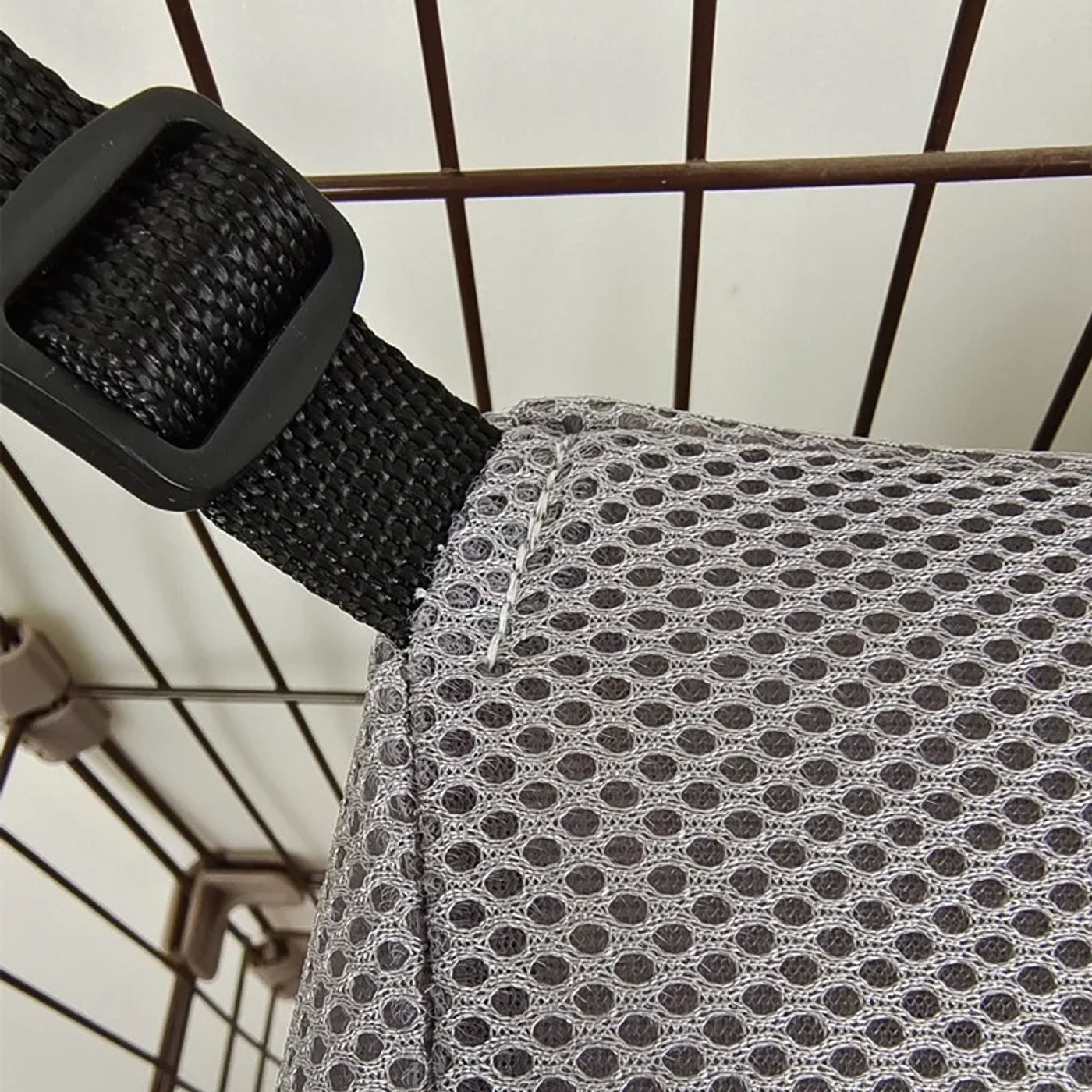 Description Picture 6 of itemMesh Cat Cage Hammock Cat Sunny Window Seat Mount Pet Cat Hammock Comfortable Pet Bed Shelf Seat Beds cama para gatos고양이 숨숨집