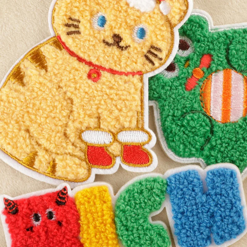 Description Picture 5 of itemSanta Claus Christmas Sequin Snowman Jacket Patch Sticker Christmas Decoration Applique Embroidery Stick on Patches Badge