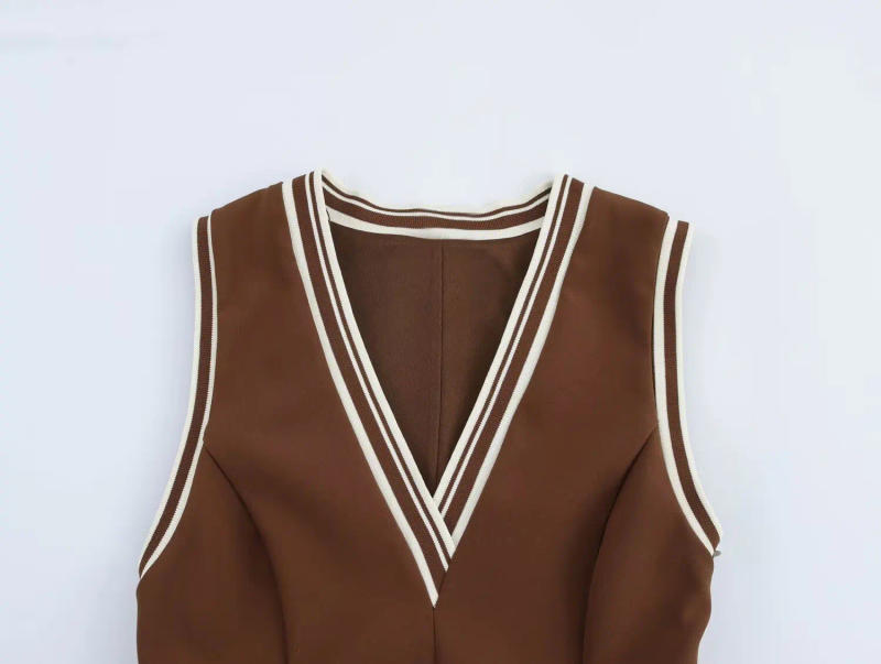 Description Picture 6 of itemTRAFZA Women Vintage Flared Dress V-Neck Brown Romantic Dress New 2025 Spring Summer Fashion Retro Casual Vacation Mini Dress