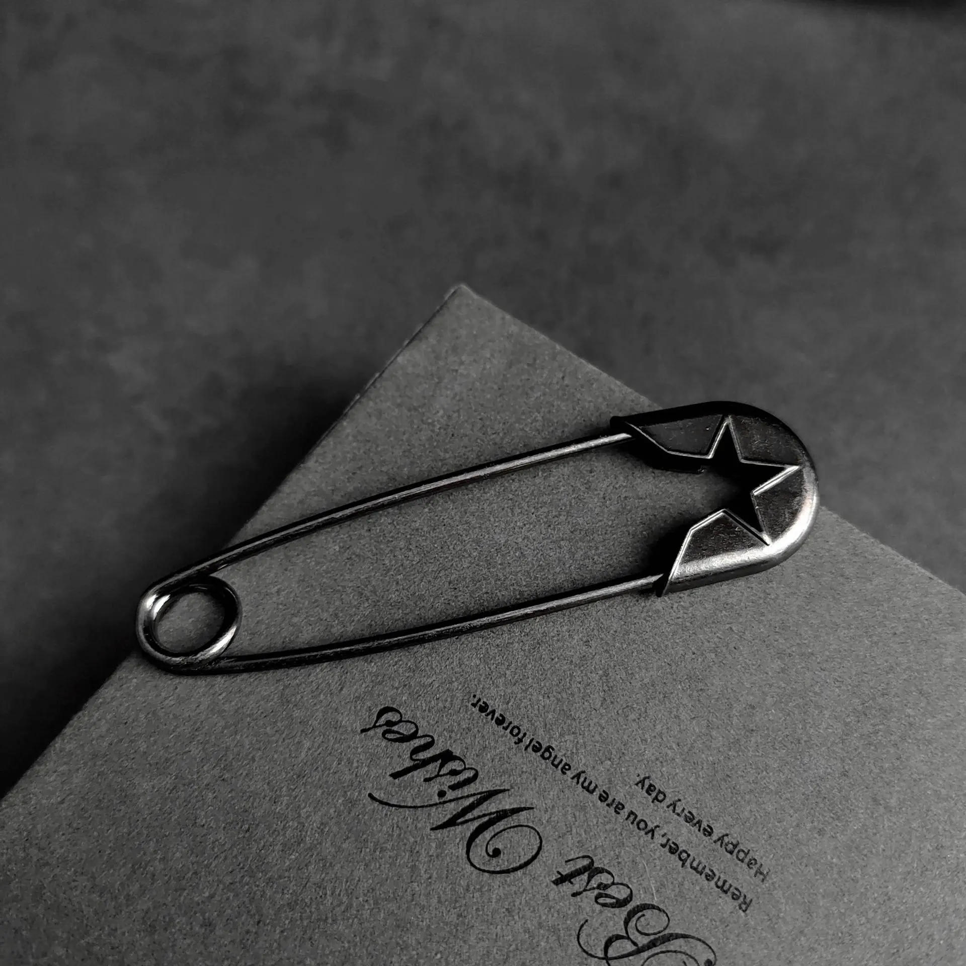 Description Picture 5 of itemMulti-purpose Metal Pins 55mm-83mm Large Black Metal Safety Pin Woman's Scarf Clothing Adjustable Pins