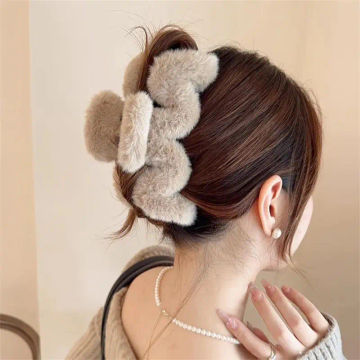 Winter Large Hair Claw Clip Plush Wave Shape Shark Hair Clips Hairpins Faux Fur Hair Barrette Crab Women Girls Party Headwear