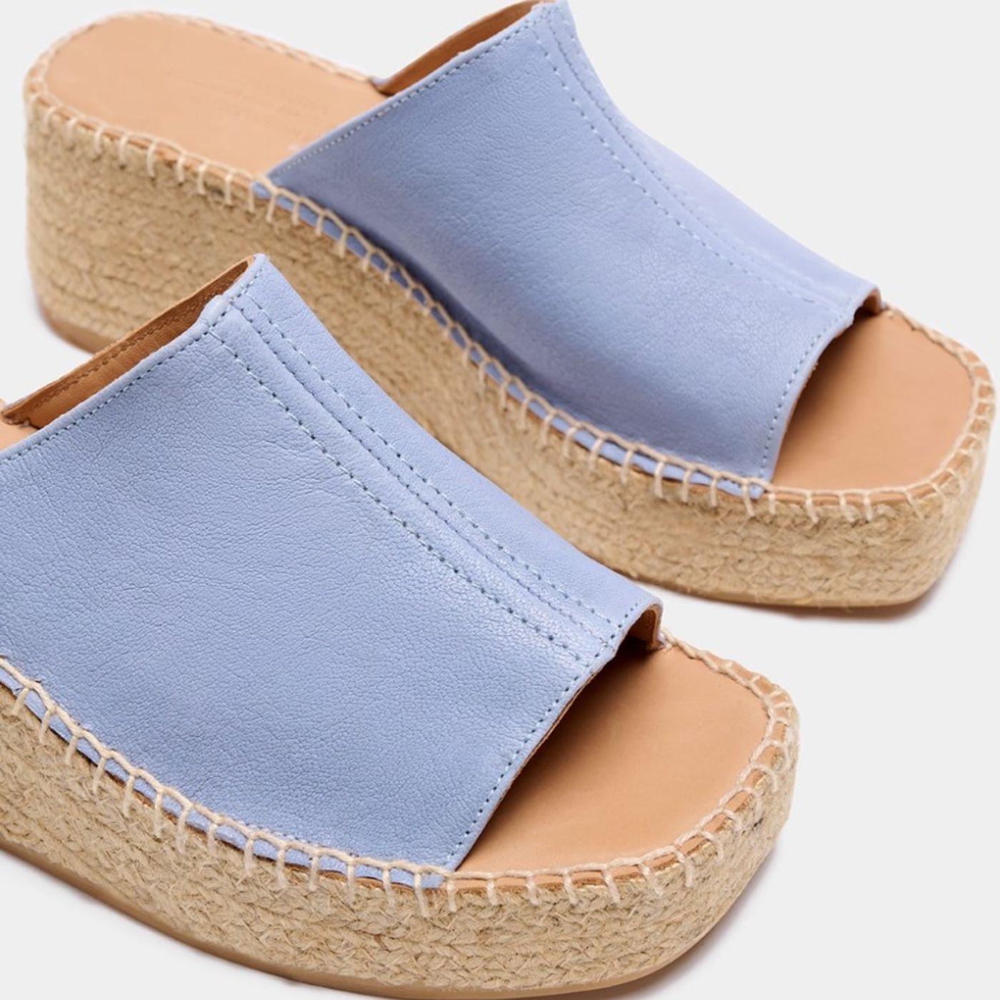 Slide 8ad848808a744f7c8a05fdd2225919aa