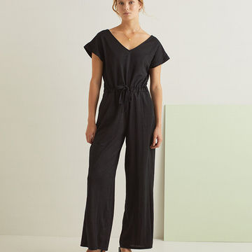 SHORT-SLEEVE V-NECK JUMPSUIT BLACK