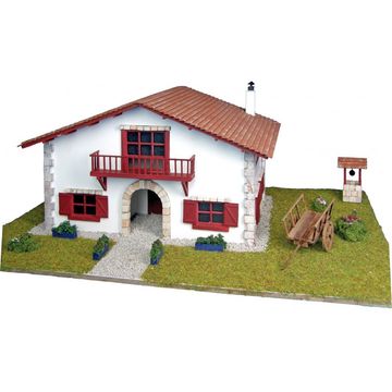 Wooden Model: Country House Biarritz (Basque Country) 1/72