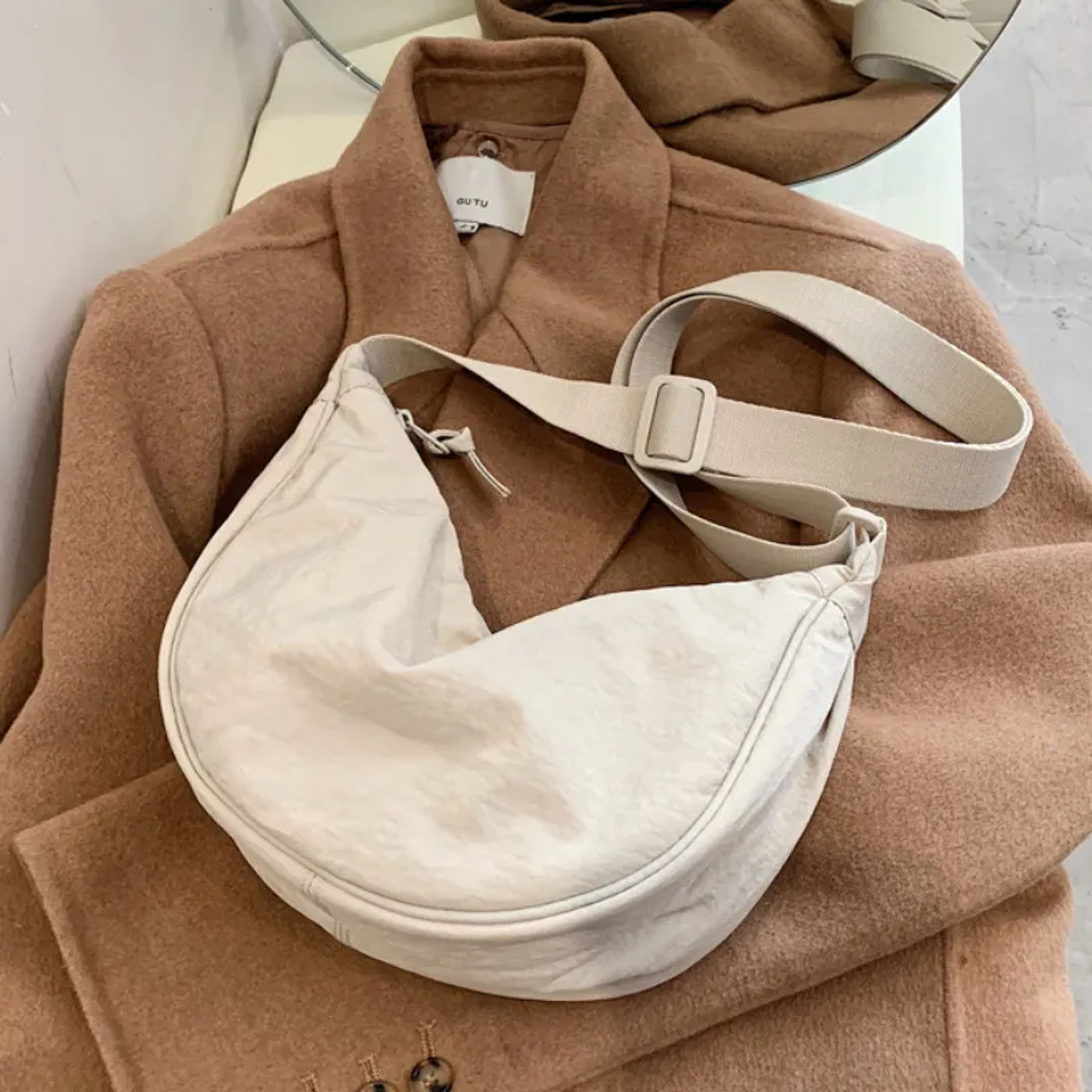 Description Picture 3 of item Casual Nylon Hobos Crossbody Bag - Designer Shoulder Bag with Large Capacity, Perfect for Travel and Shopping