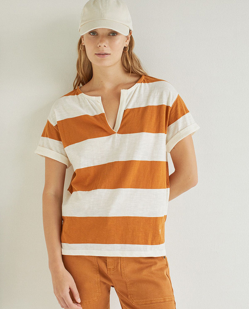 STRIPED V-NECK T-SHIRT