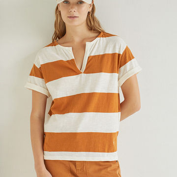 STRIPED V-NECK T-SHIRT ECRU