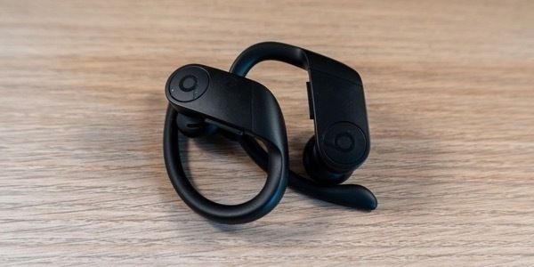 Powerbeats pro buds 1