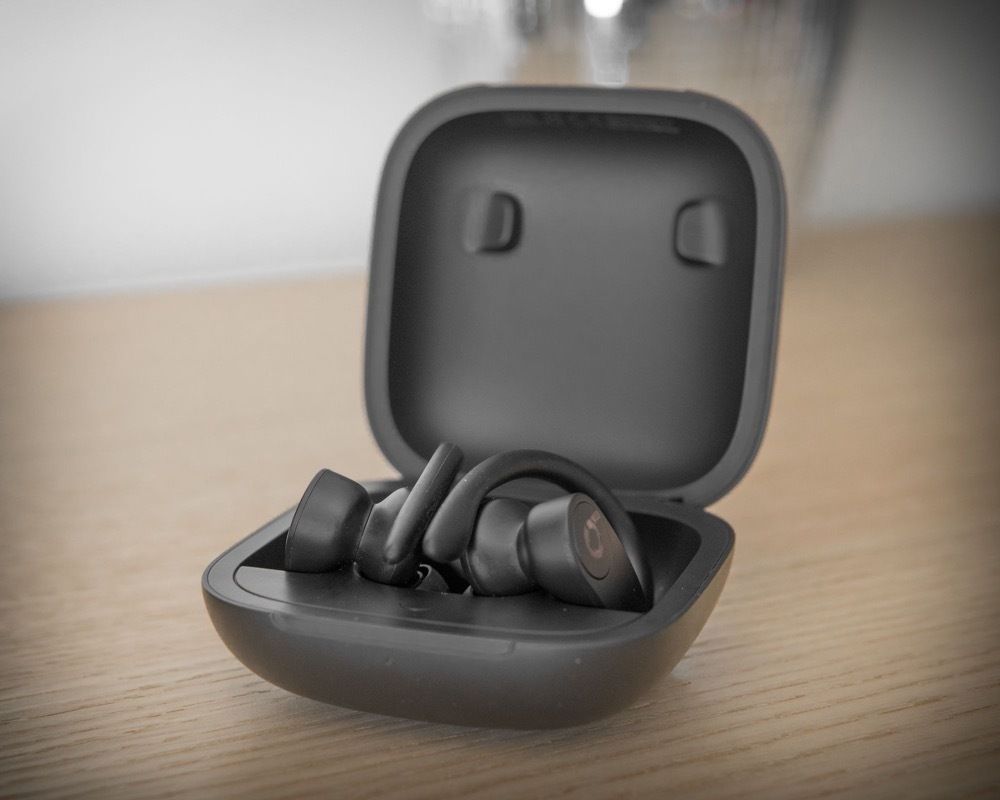 Powerbeats pro case 1