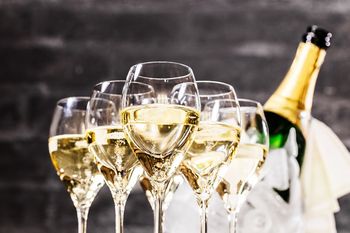 Bulles d’hiver : quelles cuvées choisir pour vos moments festifs ?