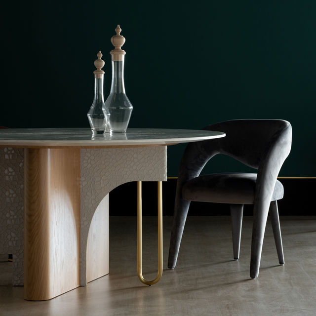 Ferreirinha Round Dining Table, Calacatta Marble