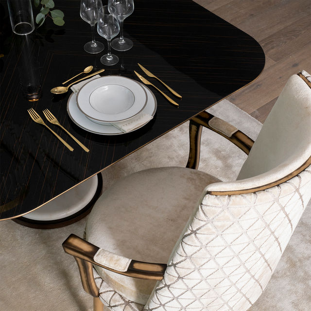 Vallin Dining Table