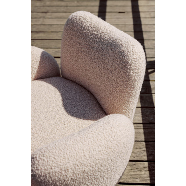 Conchula Lounge Chair