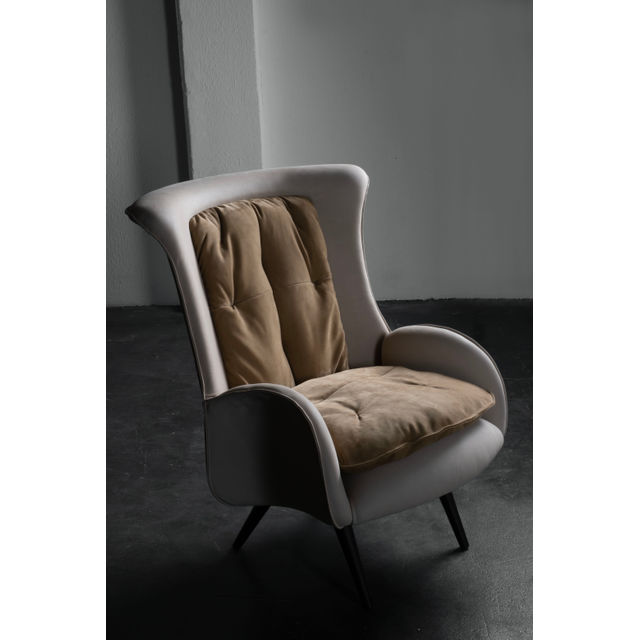 Barão Leather Lounge Chair