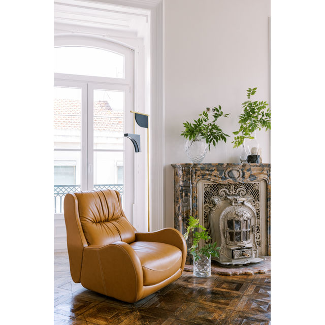 Capelinhos Leather Lounge Chair