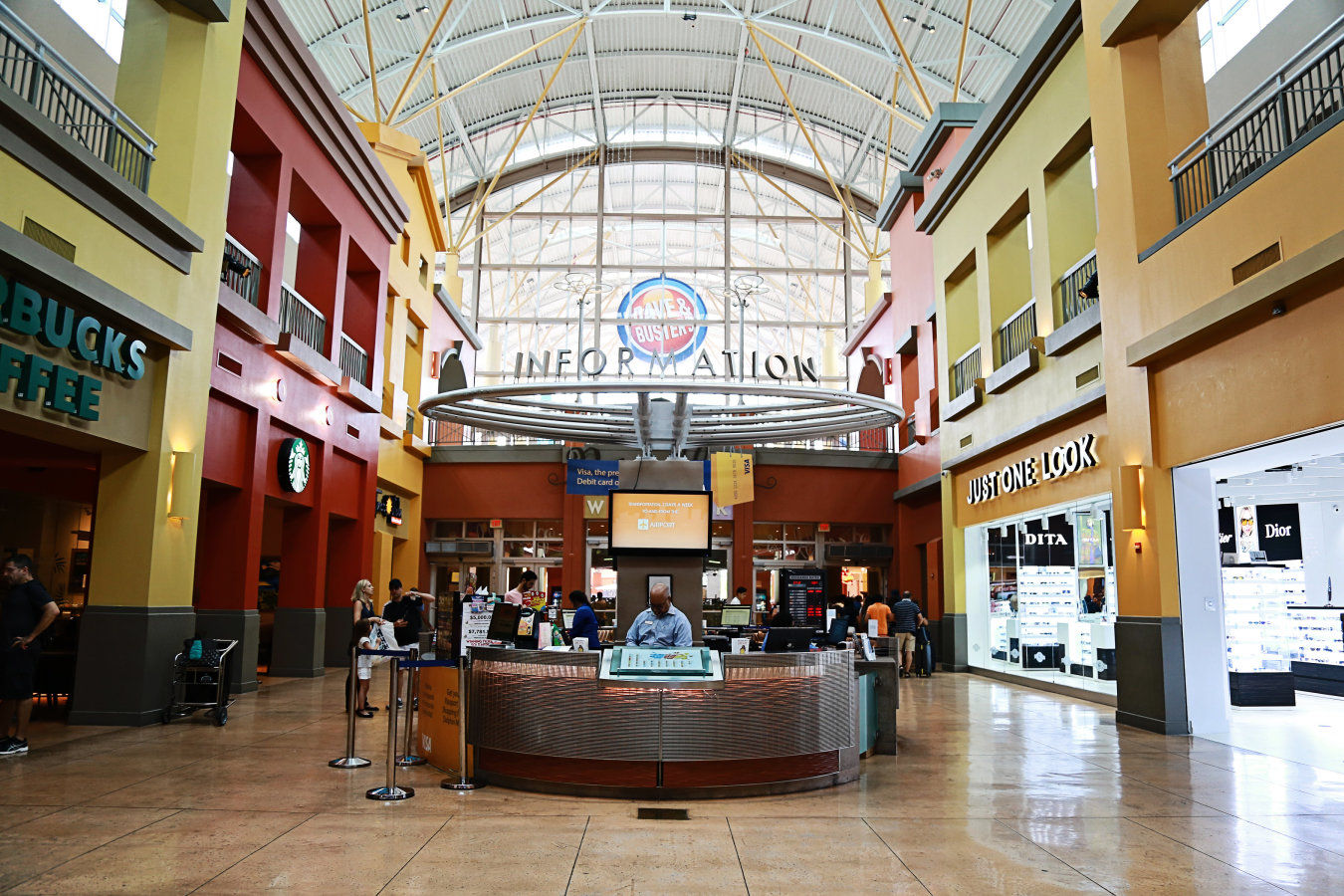 Dolphin Mall Miami - splash