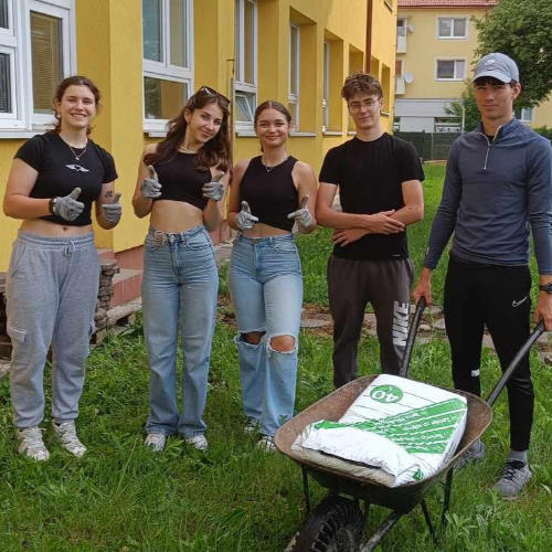 Dobrovoľnícky projekt Revitalizácia záhrady ABC-CVČ Prešov (23.5.2025)