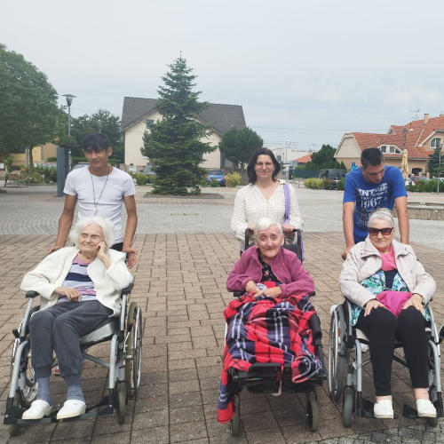 Dobrovoľnícky projekt Zmysluplné trávenie voľného času so seniormi