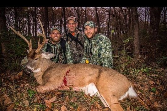 Deer Hunting - 300 lbs. Illinois 8 Year Old Whitetail "Oscar": The Management Advantage