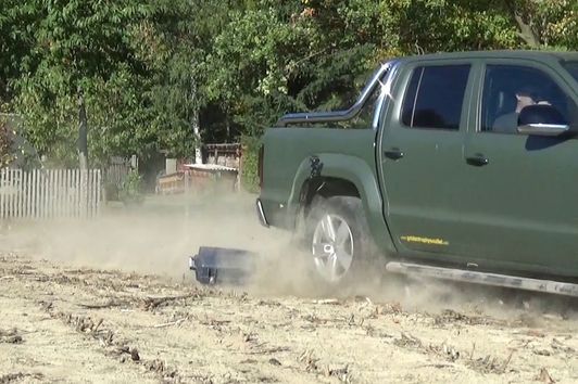 AUER XROC Pro Vs. VW Amarok V6 - Extrem Test