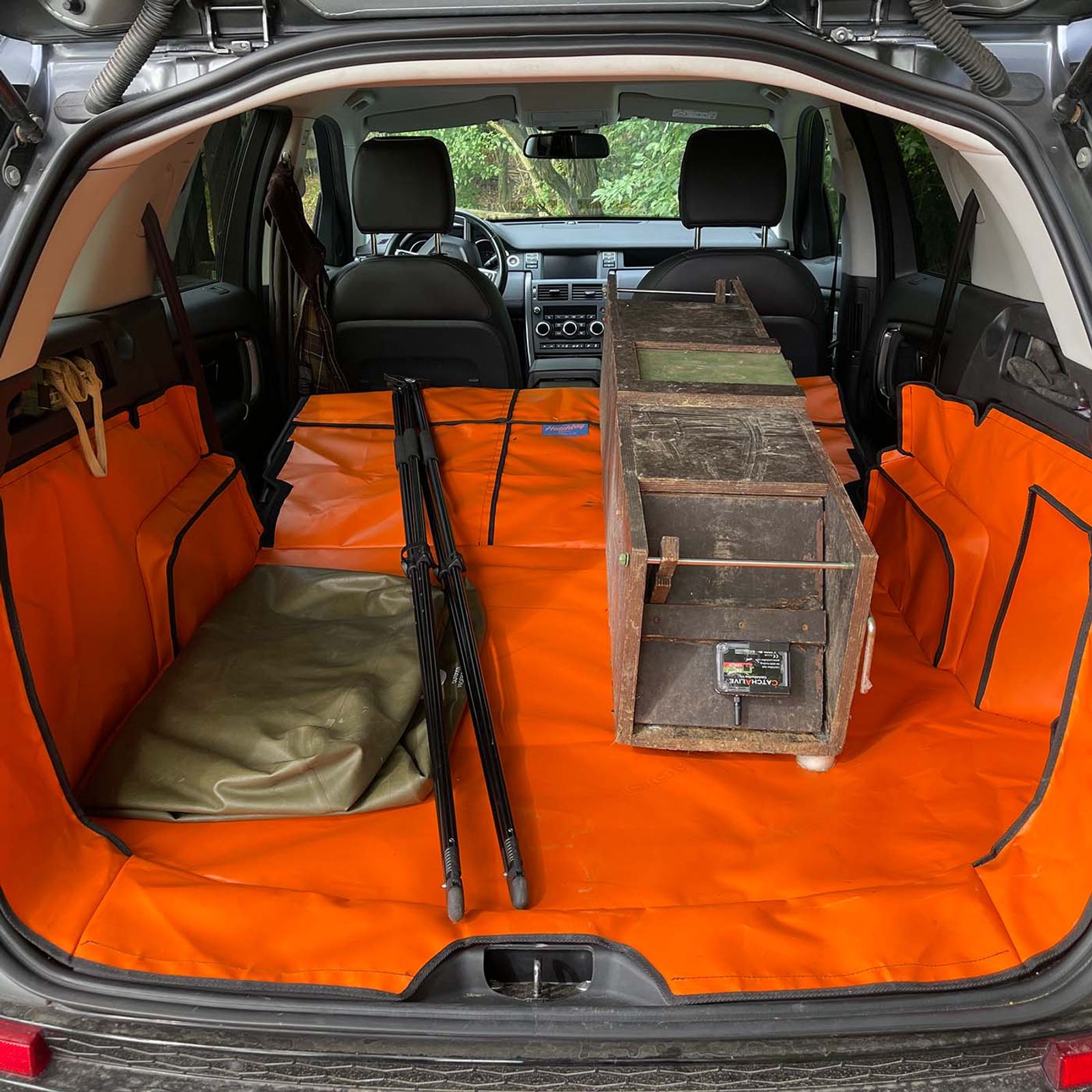 Jagdbedarf – Auto-Kofferraumschutz für Jäger