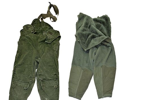 Schwedische Motorradhose für die Jagd im Winter