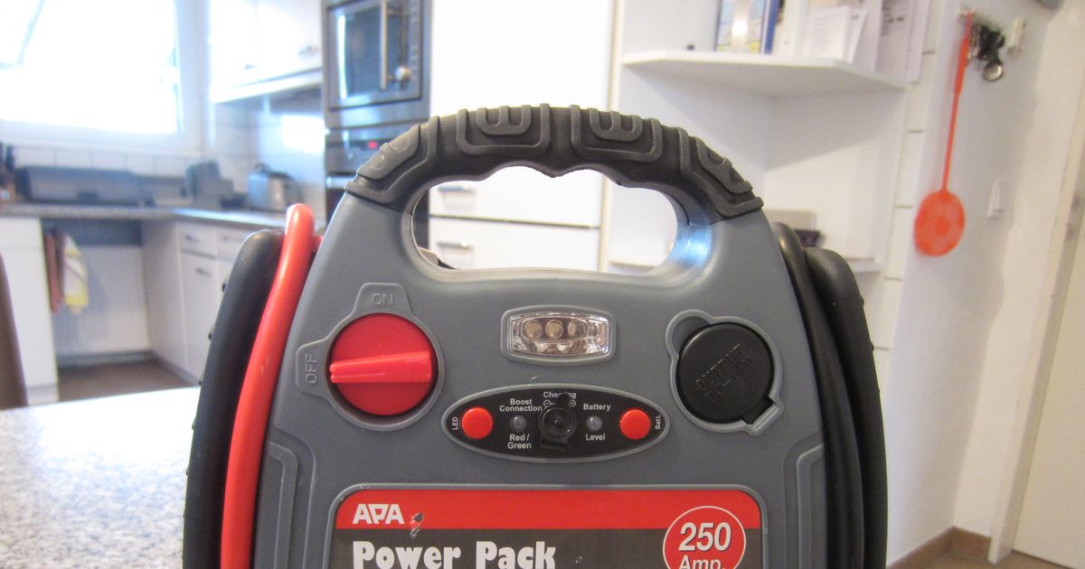 APA Power Pack Auto-Starthilfe 250A mit integriertem Druckluftkompressor -  Geartester