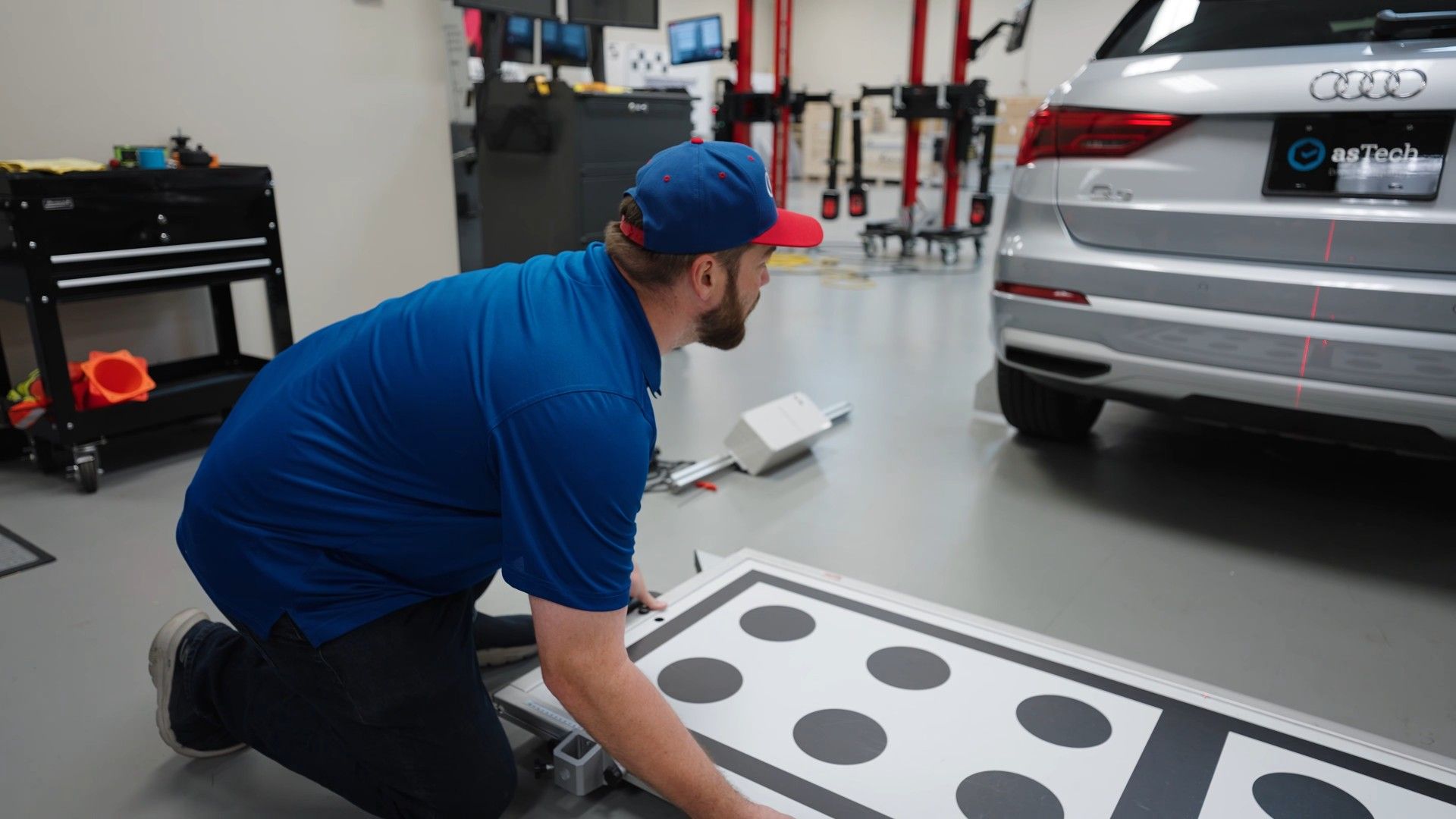 Audi sensor calibration training: real workshop, real workflow.