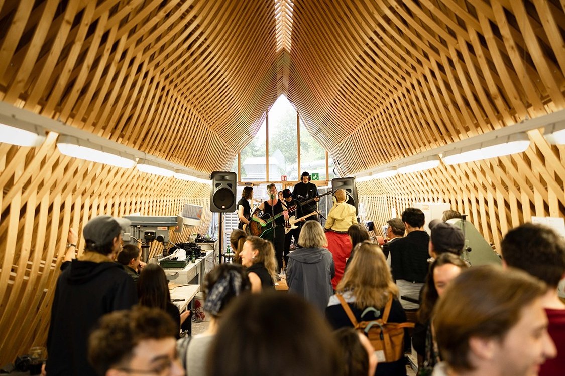 Sommerfest der Uni Liechtenstein | Vernissage LSA Sommerausstellung
