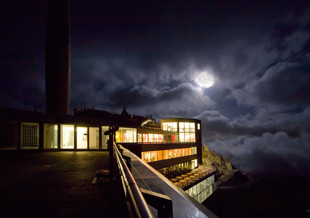 Voyage à la pleine lune au Säntis Voyage à la pleine lune au Säntis