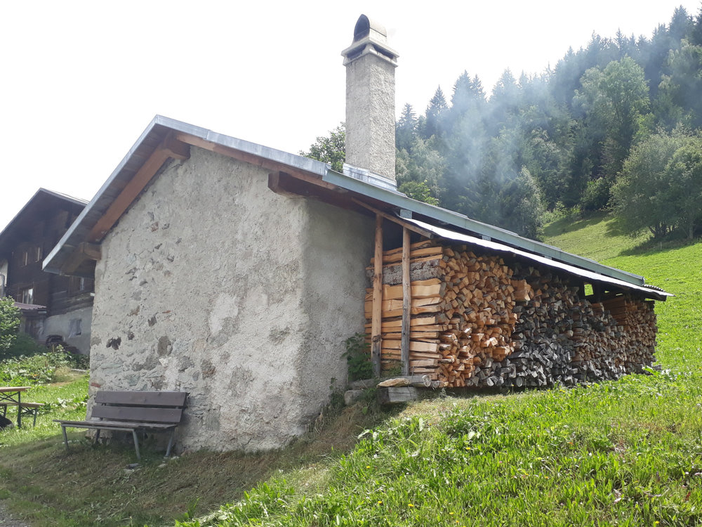 Brotbacken wie zu Grossmutters Zeiten in Obersaxen-Tomahüs