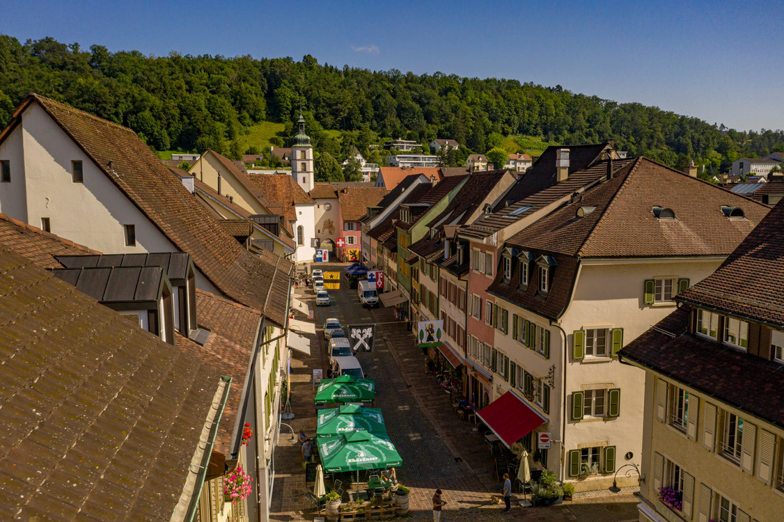 Lange Tafel im Stedtli Laufen