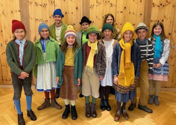 Opera Engiadina – Schellen-Ursli / Uorsin – Familienoper von Marius Lange