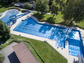 1. August im Schwimmbad Ilanz