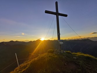 Sonnenaufgang zum Munt da Chierns mit Frühstück auf der Alp Bella