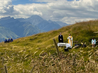 Alpfest mit Berggottesdienst in Surcuolm