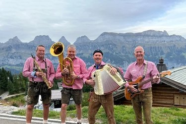 Summerchilbi Chrüz mit Abendrodeln