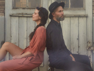 fANNtastic vibes Rykka und Timothy Jaromir Goldschatz in Waltensburg